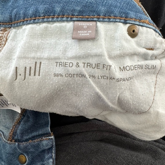 J. Jill Women’s Denim Tried and True Modern Slim Leg Jeans. Size 8 with Stretch. - Picture 3 of 8